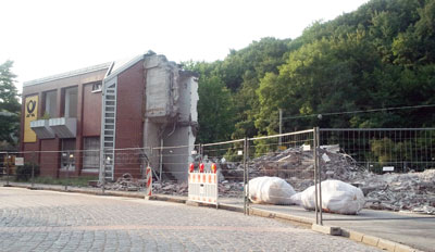 Abbruch ehemaliges Postgebäude für Berlet-Parkhaus  Foto: Linde Arndt