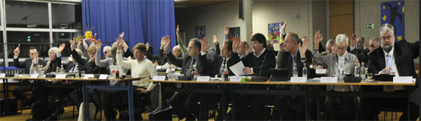 Unüberschaubare Abstimmung der  Ratsmitglieder   Foto: © Linde Arndt 