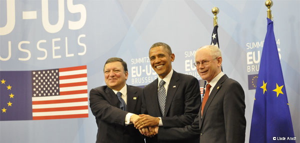 v.l. Barroso, Barack Obama, Rompuy   Foto: © Linde Arndt
