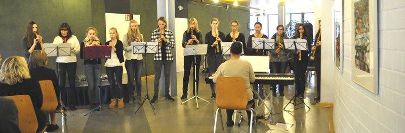 Instrumentalschüler der Musikschule Ennepetal mit Susanne Filler foto: (c) Linde Arndt