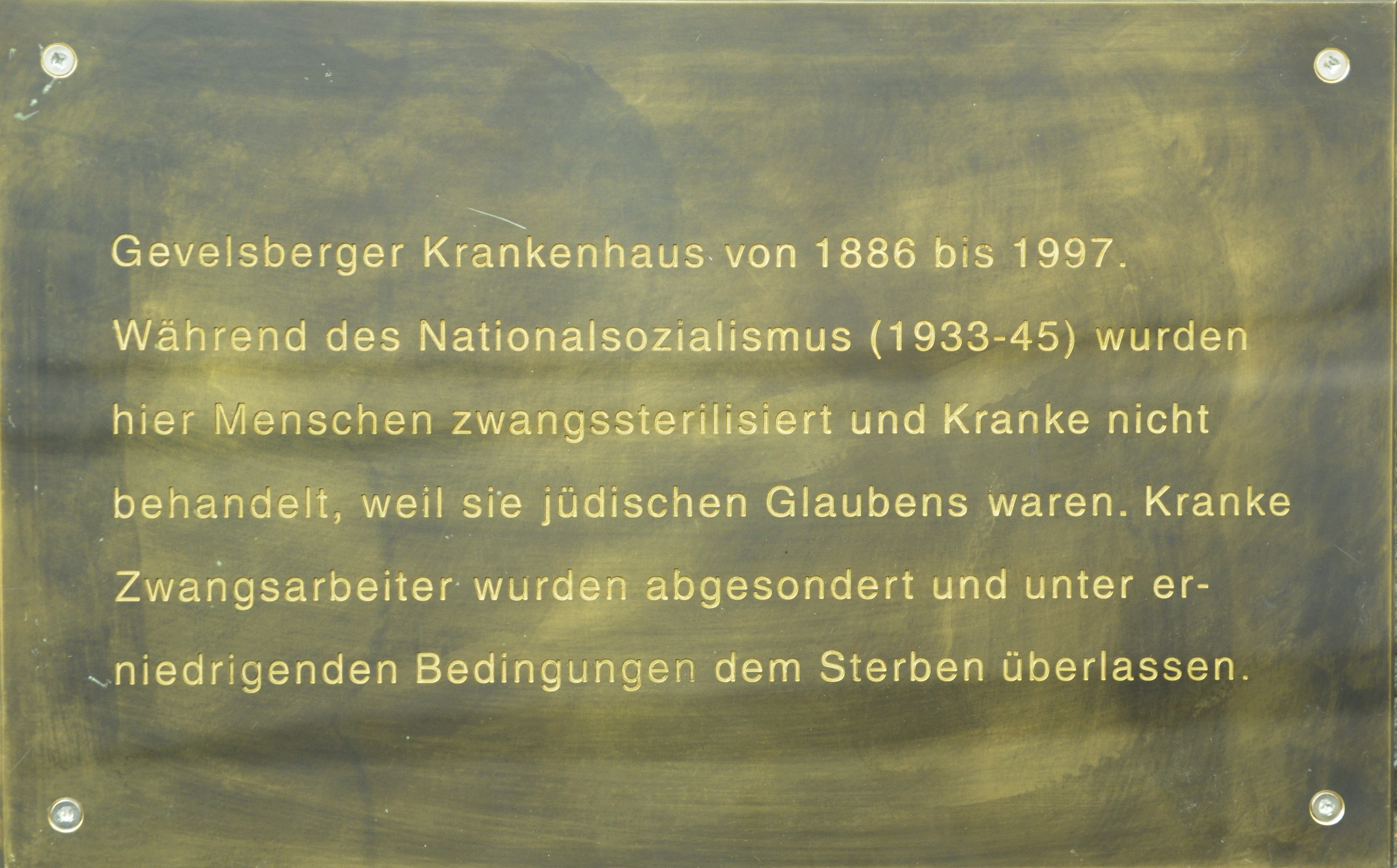 Erinnerungstafel an der Mauer der Fliednerklinik Gevelsberg Foto: (c) Linde Arndt