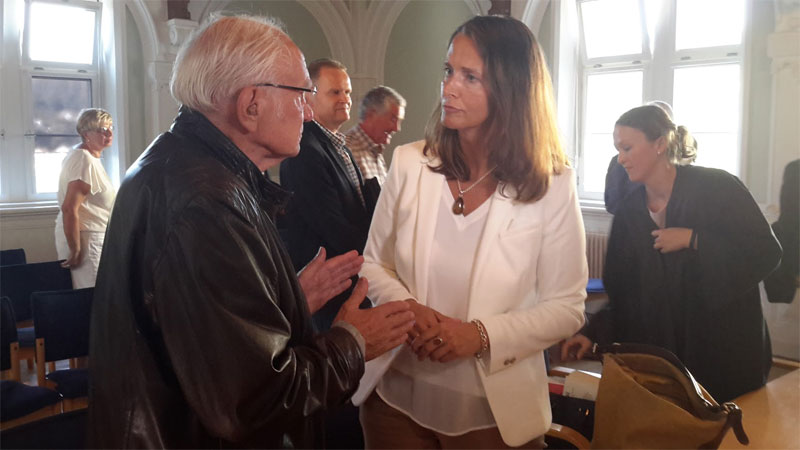 Manfred Zander und Bürgermeisterin Imke Heymann Foto: Linde Arndt