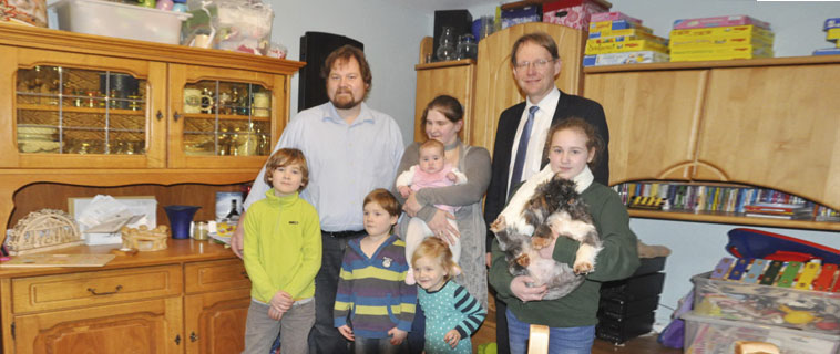 Besuch des Gevelsberger Bürgermeisters Claus Jacobi bei Familie Butkerat Foto: (c) Linde Arndt