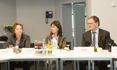 v.l.: Gaby Schäfer, Gabriele Grollmann (Bürgermeisterin von Schwelm) und Landrat Olaf Schade
